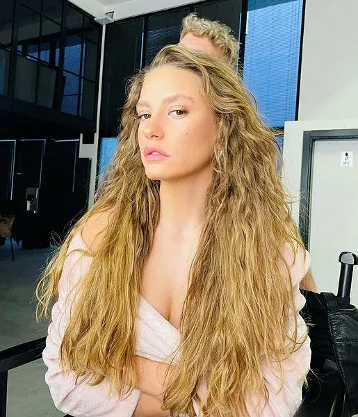 adana-dizi-cekimlerinden-donen-serenay-sarikayadan-sasirtan-imaj-2-bin-tllik-1640552323357.jpeg Adana dizi çekimlerinden dönen Serenay Sarıkaya'dan şaşırtan imaj! 2 bin TL'lik....-4