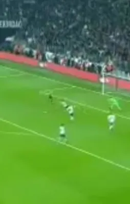 Vodafone Arena'da sessizliği Van Persie bozdu!