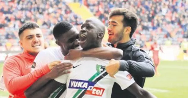 Denizli Antep’i Sacko ile yıktı