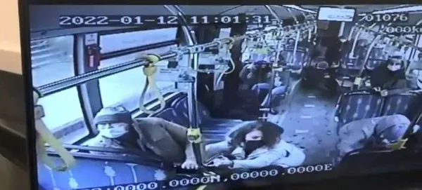 1643360118985.jpg Sarıyer'de iki İETT otobüsünün çarpışma anının otobüs içi görüntüleri ortaya çıktı-3