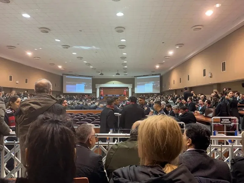 naylon-fatura-naylon-beyan-murat-ongunun-kasasi-vedat-sahin-sov-yapayim-derken-kendini-patlatti-4-kez-ifade-ve-1775073242945.jpeg Naylon fatura "naylon" beyan! Murat Ongun'un kasası Vedat Şahin "şov yapayım" derken kendini patlattı: 4 kez ifade verdi 4'ü de boş çıktı-3