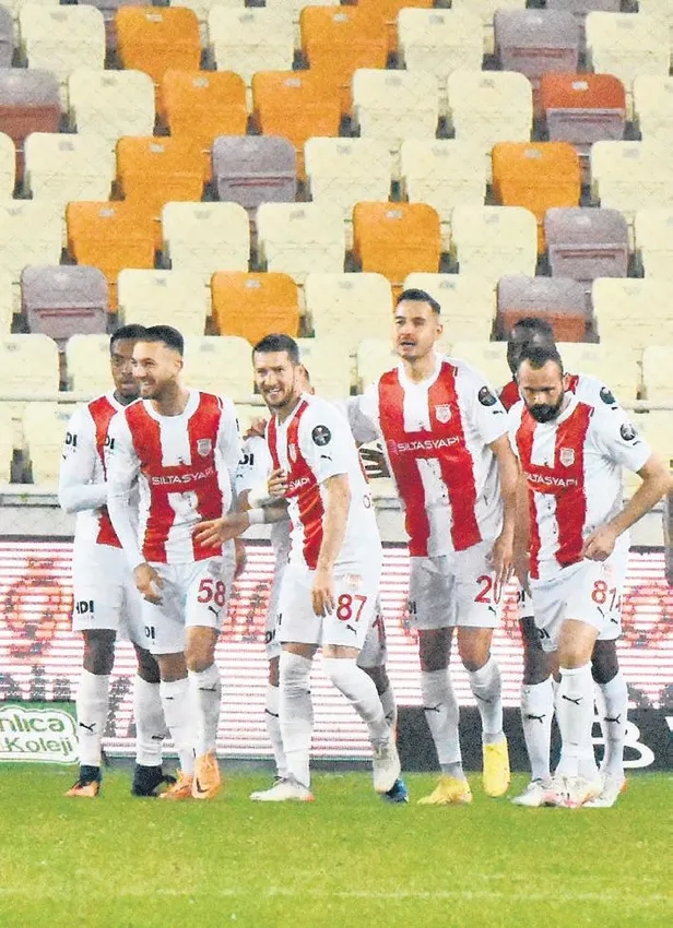 italyan-medyasindan-flas-seferovic-iddiasi-1668816482375.jpeg İtalyan medyasından flaş Seferovic iddiası! Galatasaray ile yol ayrımı yakın-6