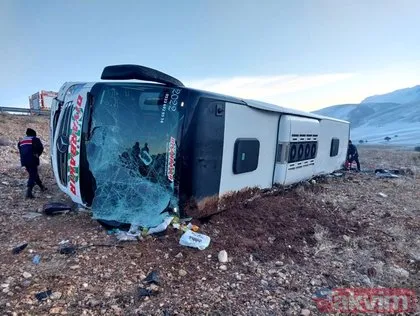 SON DAKİKA! Afyonkarahisar’da yolcu otobüsü devrildi! Çok sayıda ölü ve yaralı var! Valilikten açıklama