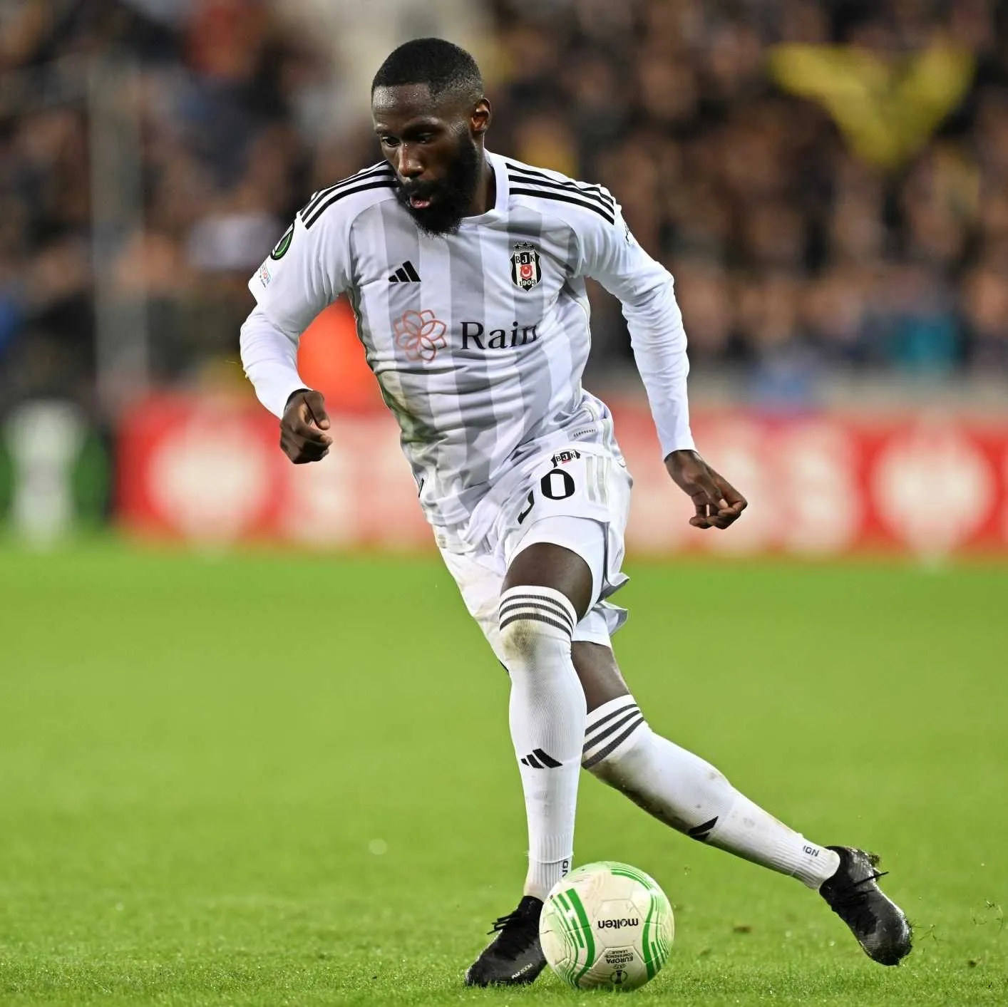 Masuaku Premier Lig’e yakın