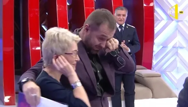 Azerbaycan kanalında sevinç gözyaşları: Bazı topraklarımız işgalden azad olmuş-1