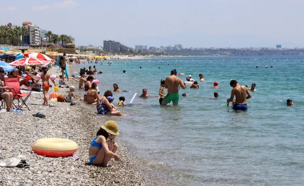 antalyaya-her-gun-20-farkli-noktadan-15-bin-rus-turist-geliyor-1625041199716.jpg Antalya'ya her gün 20 farklı noktadan 15 bin Rus turist geliyor-3