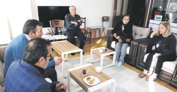 En acı buluşma! Özgecan Aslan’ın ailesi Ceren Özdemir’in ailesine taziye ziyaretinde bulundu