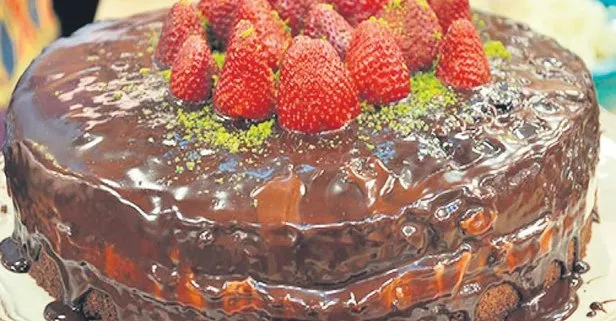 Çilekli çikolatalı pasta nasıl yapılır? İşte tarifi Takvim
