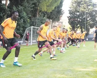 PSV ve Valencia ile özel maç yapılacak