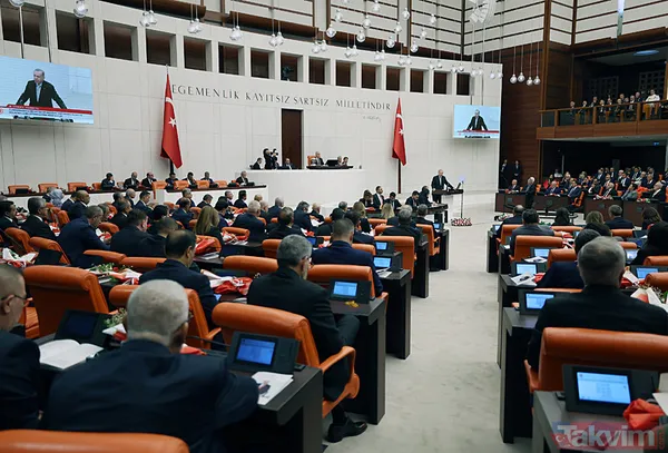 TBMM'de renkli anlar! Önce açılış sonra resepsiyon... Başkan Erdoğan'dan "biriz beraberiz" mesajı: Tek tek tokalaştı - 6