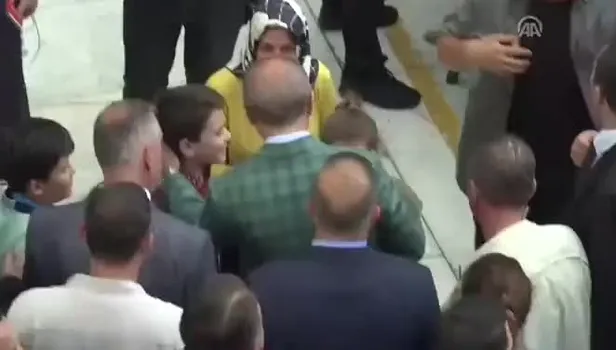 Cumhurbaşkanı Erdoğan, Eyüp Sultan Türbesini ziyaret etti