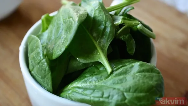 3. Ispanak Ve Kara Lahana Koyu Yapraklı Yeşillikler Özellikle Ispanak Ve Kara Lahana Hem Hidrasyon Sürecini Destekleyen Hem De Sinir Sistemi Ve Vücut Sıcaklığı...