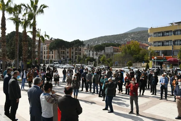 ogretmene-siddet-3-araba-dolusu-insan-saldirdi-1614259525825.jpg Öğretmene şiddet! 3 araba dolusu insan saldırdı-8