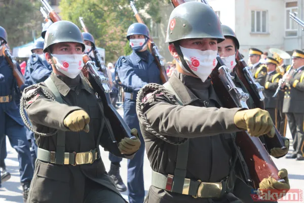 30 Ağustos Zafer Bayramı coşkusu tüm yurtta! Herkes meydanlara akın etti - 49