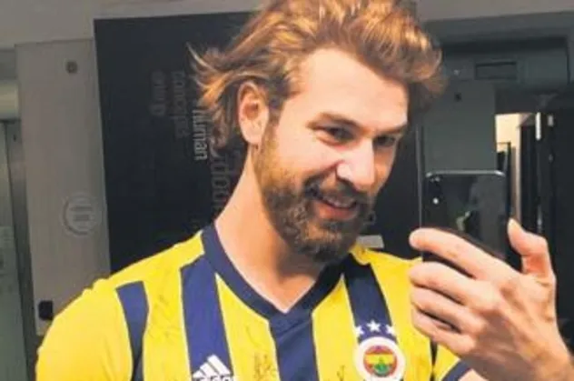 Bir Zamanlar Çukurova'nın yıldızı Furkan Palalı'dan alkışlık hareket: SMA hastası Poyraz Ali için formasını satışa çıkardı