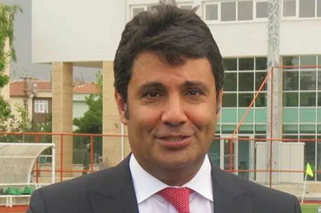 FETÖ'den aranan eski cumhuriyet başsavcısı Neyzen Özcan yakalandı