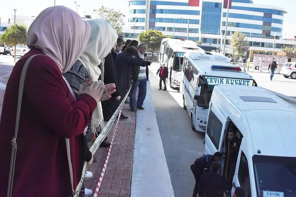 FETÖ'cü hain: Maaşı çek, maaşı bırakma-1