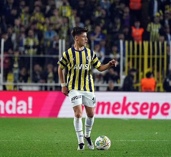 Fenerbahçe resmen açıkladı: Arda Güler'in sözleşmesi 2025'e uzatıldı-2
