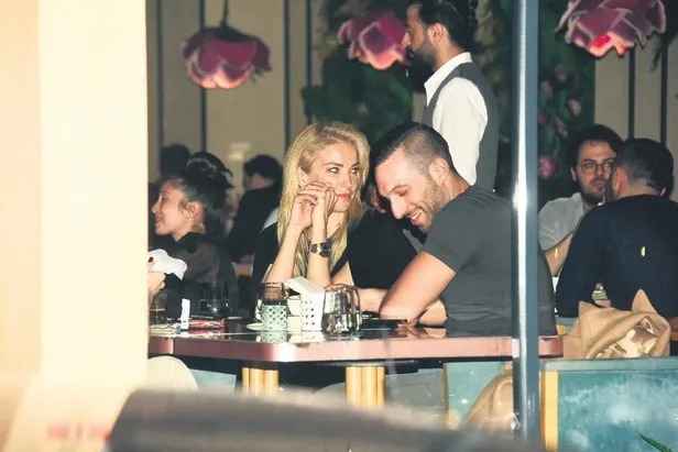 burcuyu-unuttu-1594587088802.jpeg Allan Hakko, Burcu Esmersoy'u unuttu! Bebek’te gizemli bir sarışınla görüntülendi-2