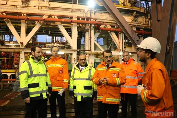 Bakan Berat Albayrak, Türkiye’nin ilk sondaj gemisini inceledi - 11