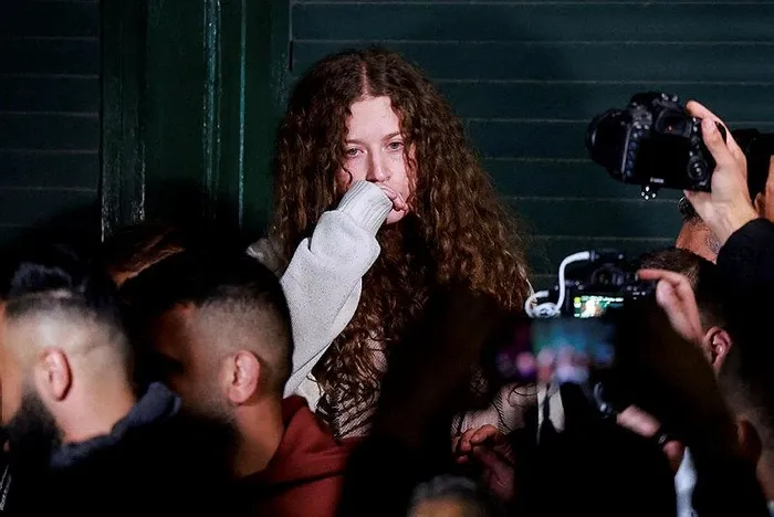 1701314602597.jpeg İsrail ile Hamas arasındaki 6'ncı esir takası tamamlandı! Serbest bırakılanlar arasında Filistin'in cesur kızı Ahed Tamimi de var-5