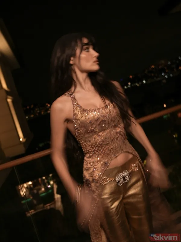 Hande Erçel’in Demet Akalın’a “Ben bile bu kadar rüküş olamam” dedirten tarzı sınıfta kaldı - 9