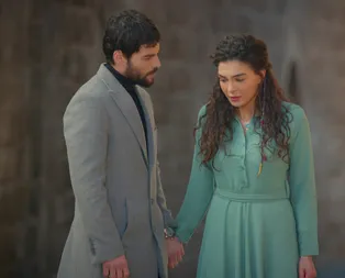 Hercai dizisi Hoş geldin şarkısıyla mest etti! Hercai 1. bölüm full izle