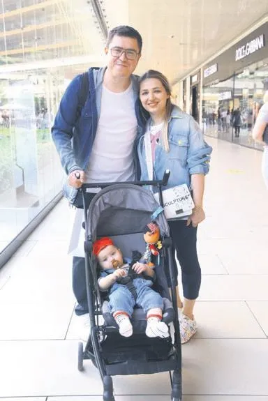 dilan-cicek-deniz-ve-sevgilisi-thor-saevarsson-sosyal-medyayi-salladi-yabanci-damadin-yorumu-herkesi-hayran-bi-1652643921703.jpeg Dilan Çiçek Deniz ve sevgilisi Thor Saevarsson sosyal medyayı salladı! Yabancı damadın yorumu herkesi hayran bıraktı-7