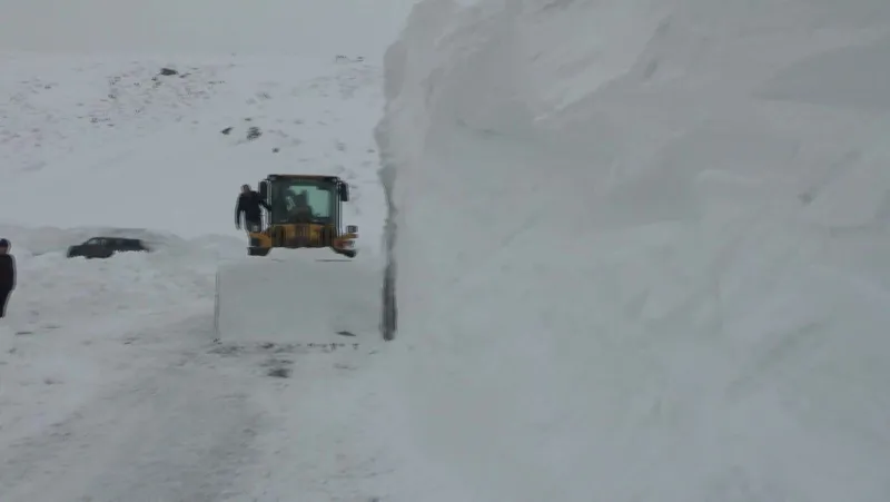 Muş'ta kar kalınlığı 5 metreyi geçti! - 2