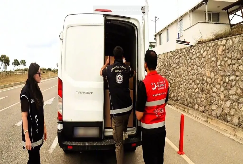 81 ilde göçmen kaçaklığı operasyonu