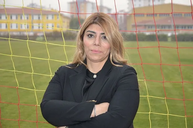 kayserispor-baskani-berna-gozbasindan-galatasaraya-olay-sozler-adalet-isteyenleri-herhalde-tum-turkiye-gordu-1615667252840.jpeg Kayserispor Başkanı Berna Gözbaşı'ndan Galatasaray'a olay sözler: Adalet isteyenleri herhalde tüm Türkiye gördü-5