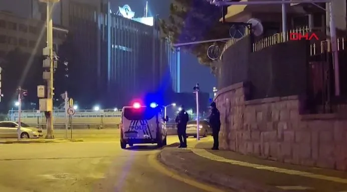 icisleri-bakanligi-onunde-dur-ihtarina-uymayan-supheli-etkisiz-hale-getirildi-bakan-ali-yerlikayadan-ilk-acikl-1704145163262.jpeg İçişleri Bakanlığı önünde 'dur' ihtarına uymayan şüpheli etkisiz hale getirildi! Bakan Ali Yerlikaya'dan ilk açıklama-3