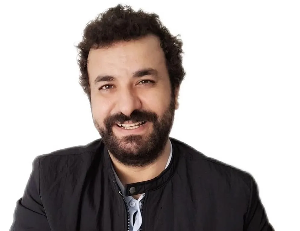 Hasan Can Kaya ile Duygu Karabaş nişanlandı: Sessiz sedasız mutluluğa evet