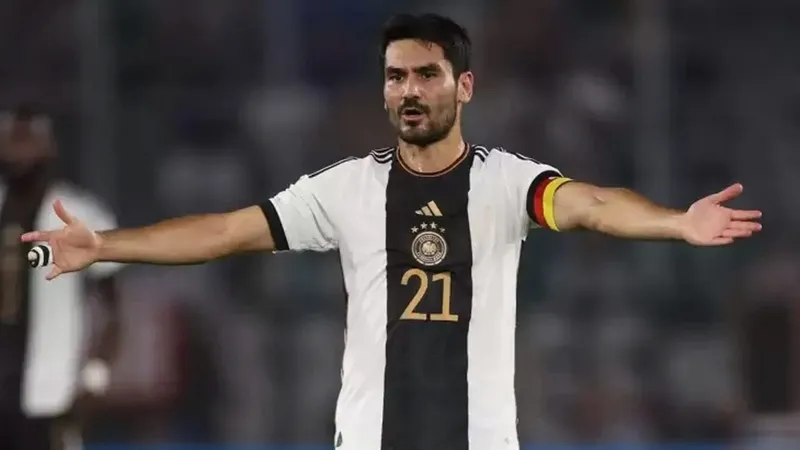 galatasaraya-transferde-mujde-gibi-haber-okan-buruk-bu-karara-cok-sevinecek-girisimler-basliyor-1719248606989.jpeg Galatasaray'a transferde müjde gibi haber! Okan Buruk bu karara çok sevinecek... Girişimler başlıyor-15