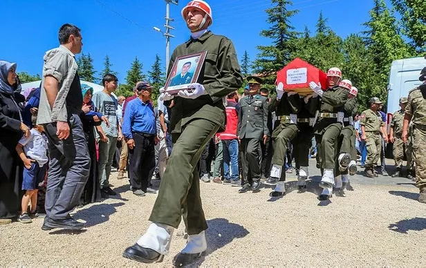 Şehit Murat Yıldırım son yolculuğuna uğurlandı! Başkan Erdoğan'dan şehit ailesine başsağlığı mesajı-5
