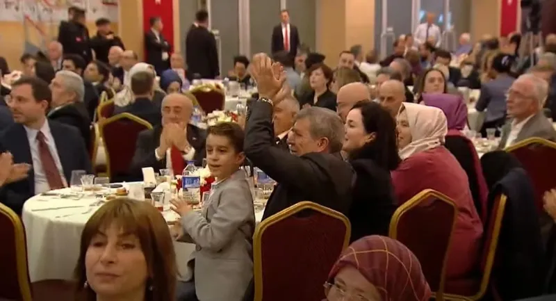 baskan-erdogandan-her-aninda-hep-yaninda-istanbul-iftar-bulusmasinda-onemli-aciklamalar-1711216521661.jpeg Başkan Erdoğan'dan Her Anında Hep Yanında İstanbul İftar Buluşması'nda önemli açıklamalar-4