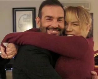 Ünlü şarkıcı hayatını kaybetti