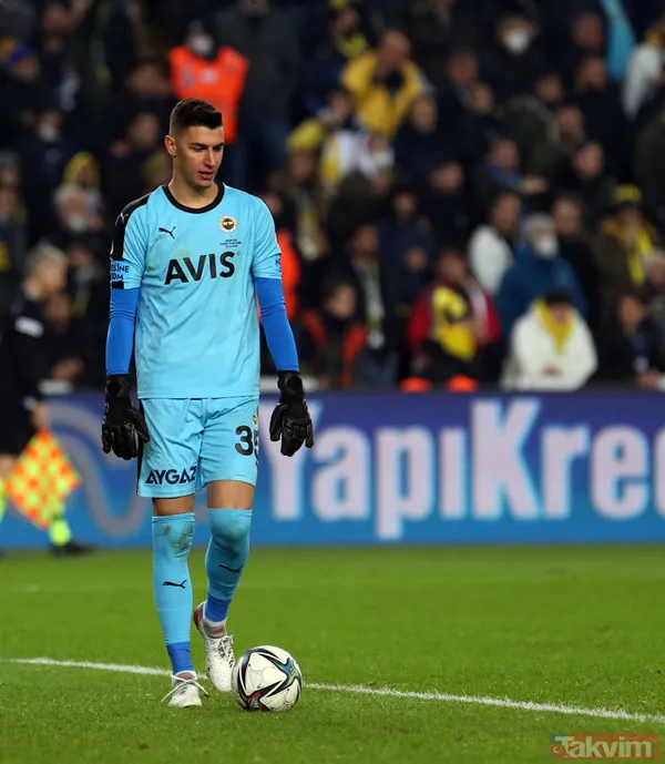 Fenerbahçe, Berke Özer ile kaleyi kapatamıyor! Performansı tartışmaya yol açtı... - 1