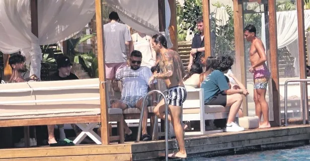 Rapçi Çakal'dan deniz keyfi!