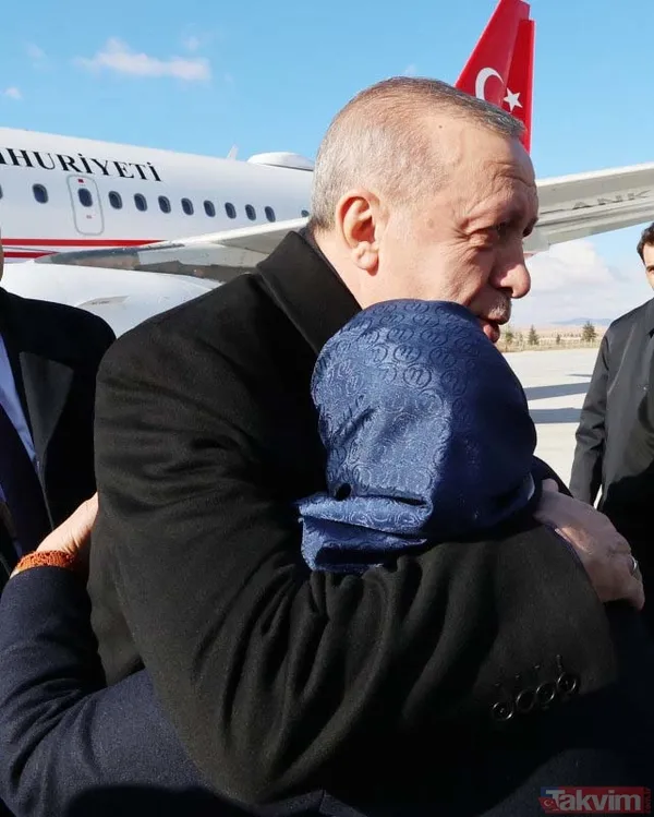 Başkan Erdoğan'a sevgi seli: Hınca hınç dolan meydanda 6'lı masaya ince gönderme - 3