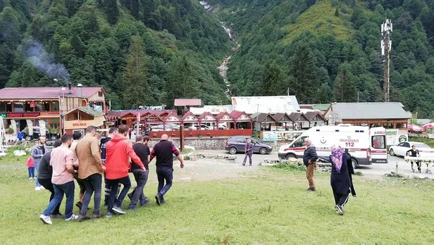 Ayder'de salıncaktan düşen adam yaralandı-3