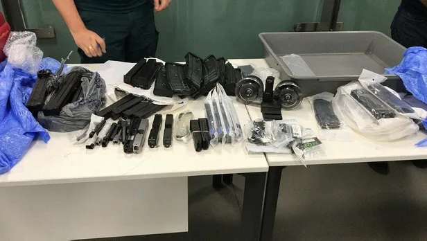 Son dakika: İstanbul Havalimanı'nda çok sayıda silah parçası ele geçirildi-2