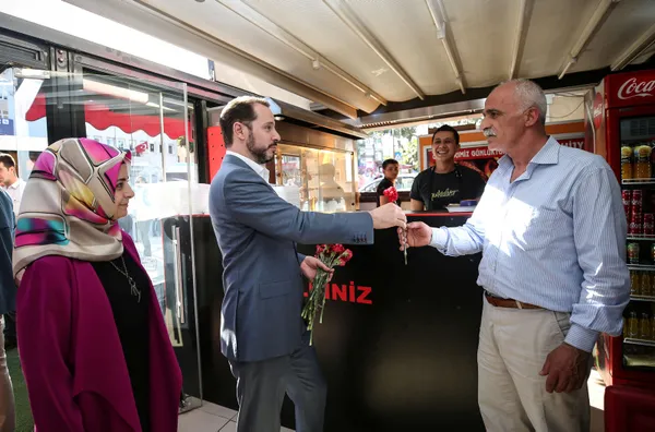 Bakan Albayrak Maltepe esnafını ziyaret etti-3