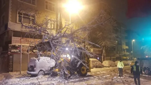 HAVA DURUMU | İstanbul'da kar kalınlığı 30 santimetreye kadar çıktı! Meteorolojiden peş peşe uyarılar-17