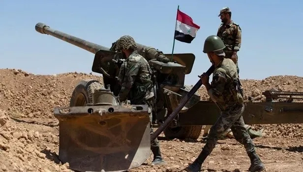 Türkiye'nin operasyonu öncesi teröristler tutuştu! Rejim güçleri ile YPG'li teröristler yan yana-4