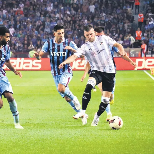 Ufukta ayrılık var!