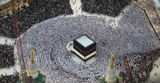 Hacı adaylarına "sosyal medya" uyarısı: Haccın ruhuna zarar verir