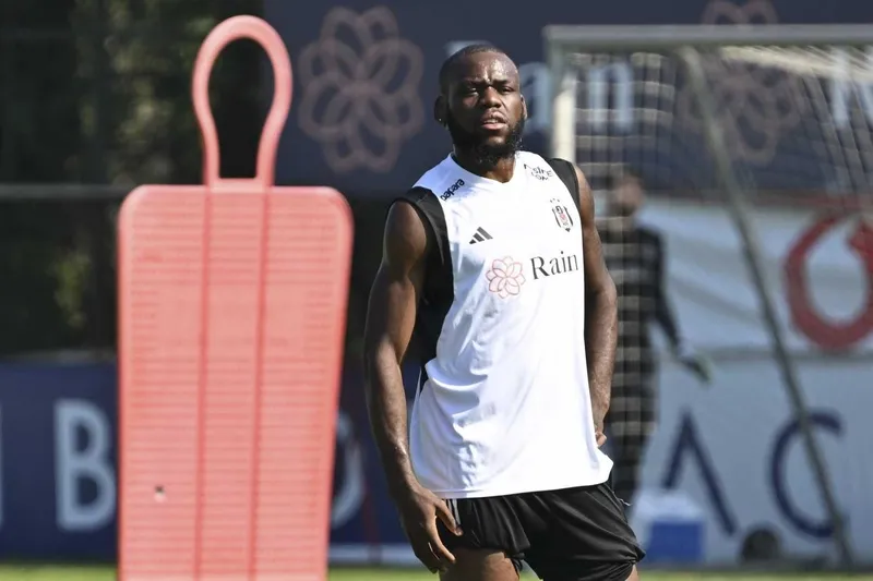 besiktasli-jean-onana-fransada-silahli-saldiriya-ugradi-1716208188492.jpeg Beşiktaşlı Jean Onana Fransa'da silahlı saldırıya uğradı!-4