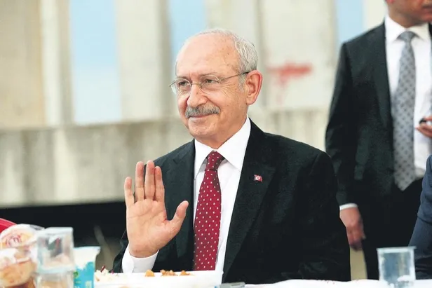 kilicdaroglu-adaylik-tehdiyleriyle-parmak-sallayan-selahattin-demirtasa-mesaj-yolladi-serbest-kalmasi-en-buyuk-1658875665407.jpeg