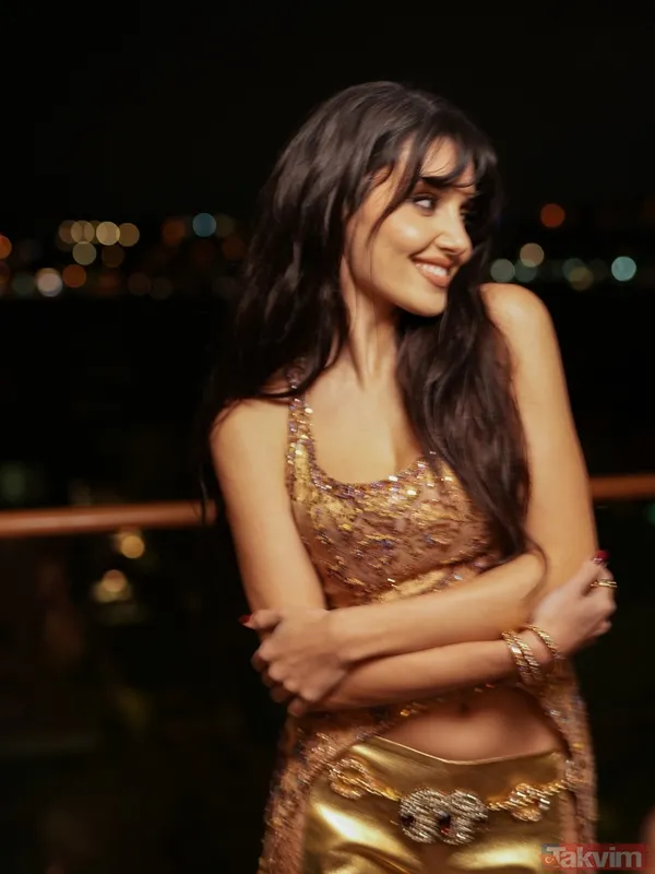 Hande Erçel’in Demet Akalın’a “Ben bile bu kadar rüküş olamam” dedirten tarzı sınıfta kaldı - 15